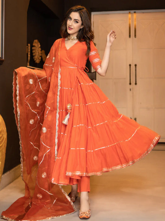 Festive Bloom Tier Suit