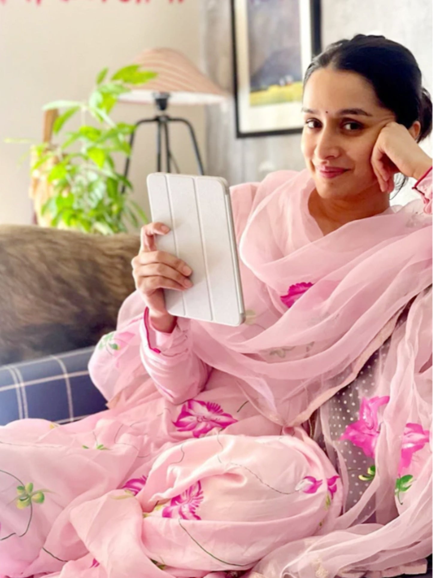 Aarohi Pink Handpainted Suit Set - Pink